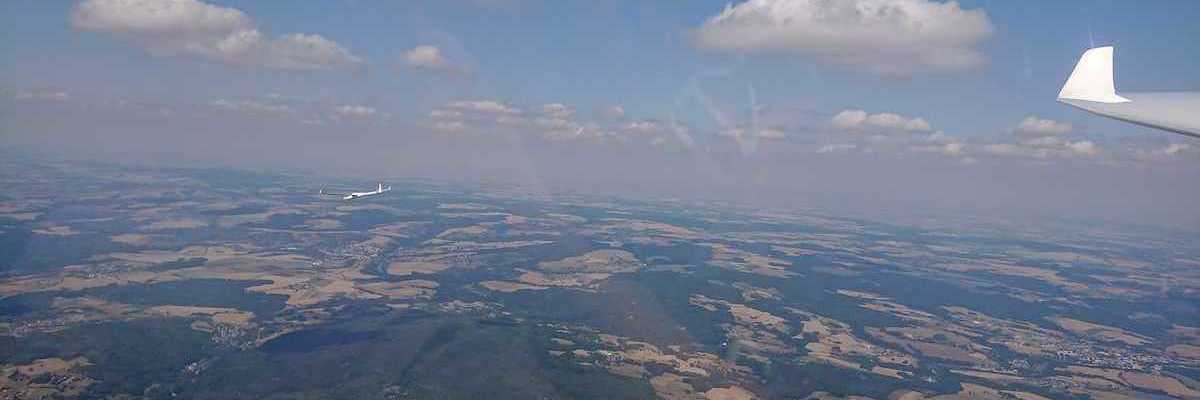 Flugwegposition um 11:25:31: Aufgenommen in der Nähe von Okres Pelhřimov, Tschechien in 2093 Meter